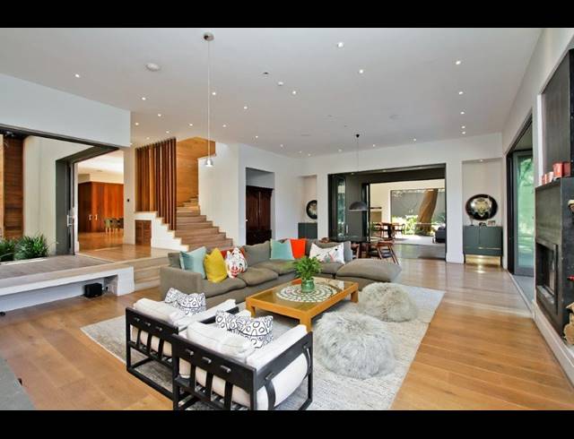 4 BEDROOM HOUSE TO LET IN MELROSE